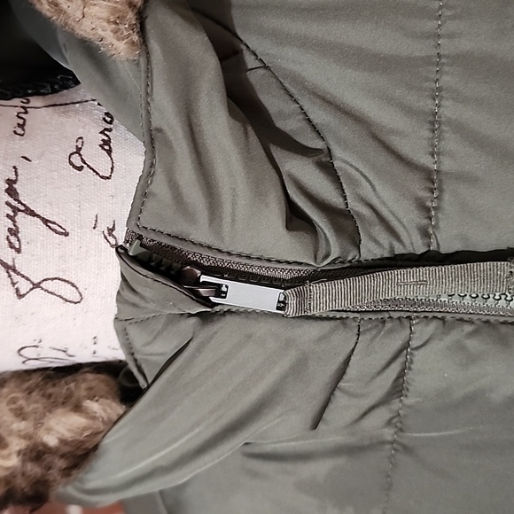 Size small GAP 3/4 coat - Picture 3 of 9